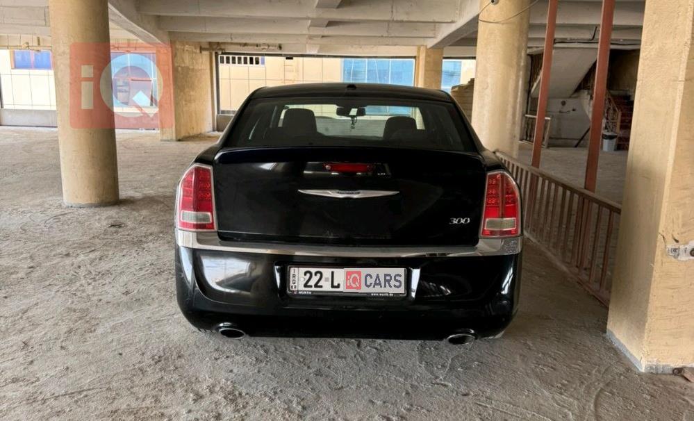 کرایسلەر 300